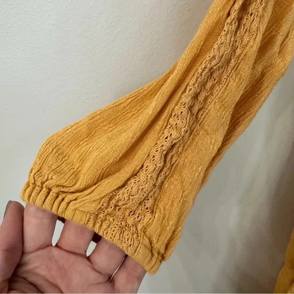 American Eagle Women’s 3/4 Sleeve Mustard Yellow Flowy Lace Top Size S GUC - Picture 6 of 10